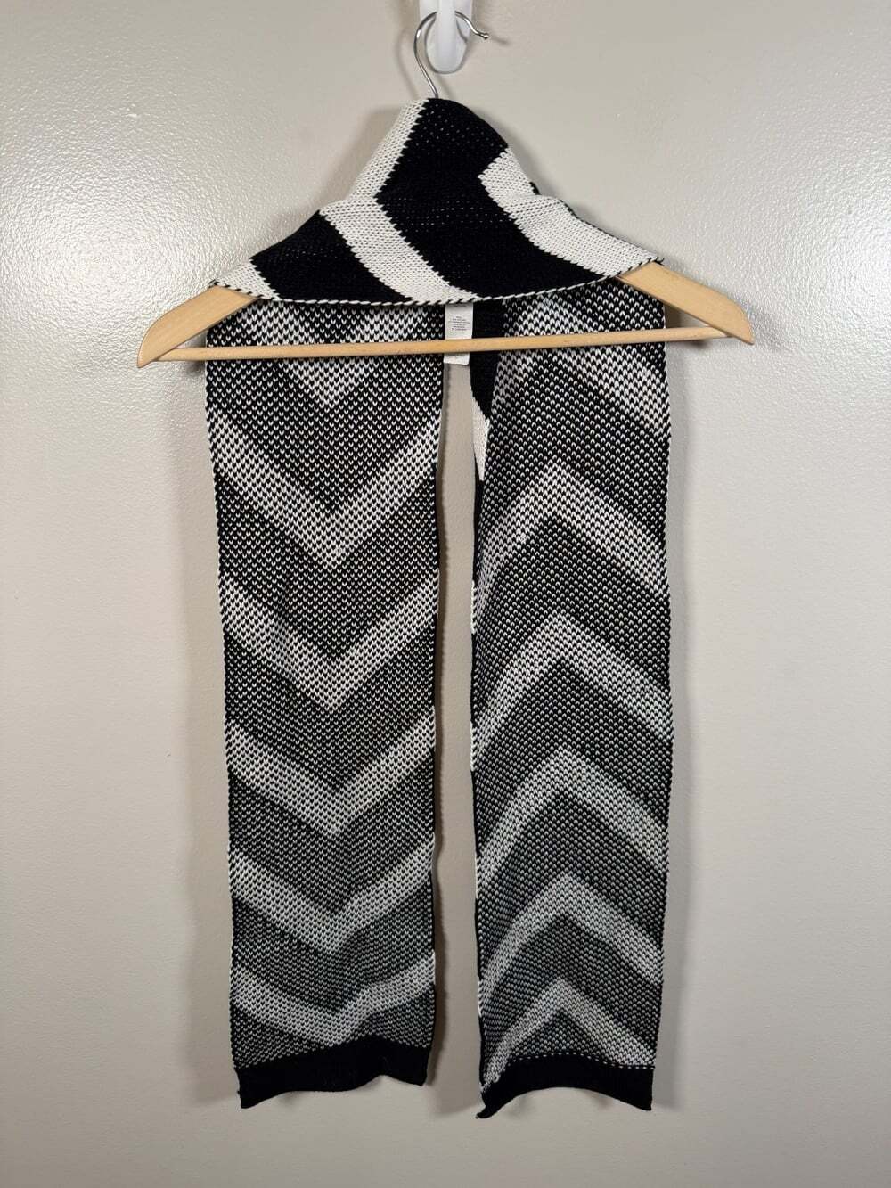 Lululemon Snow Amazing Scarf Black White One Size Cashmere Blend Winter Chevron - Picture 2 of 5